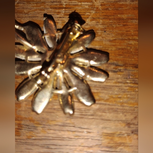Vintage Brooch flower - Picture 3 of 3